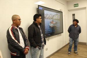 Alumnos del Instituto Thomas Jefferson participaron de la toma de fotografias para la exposición