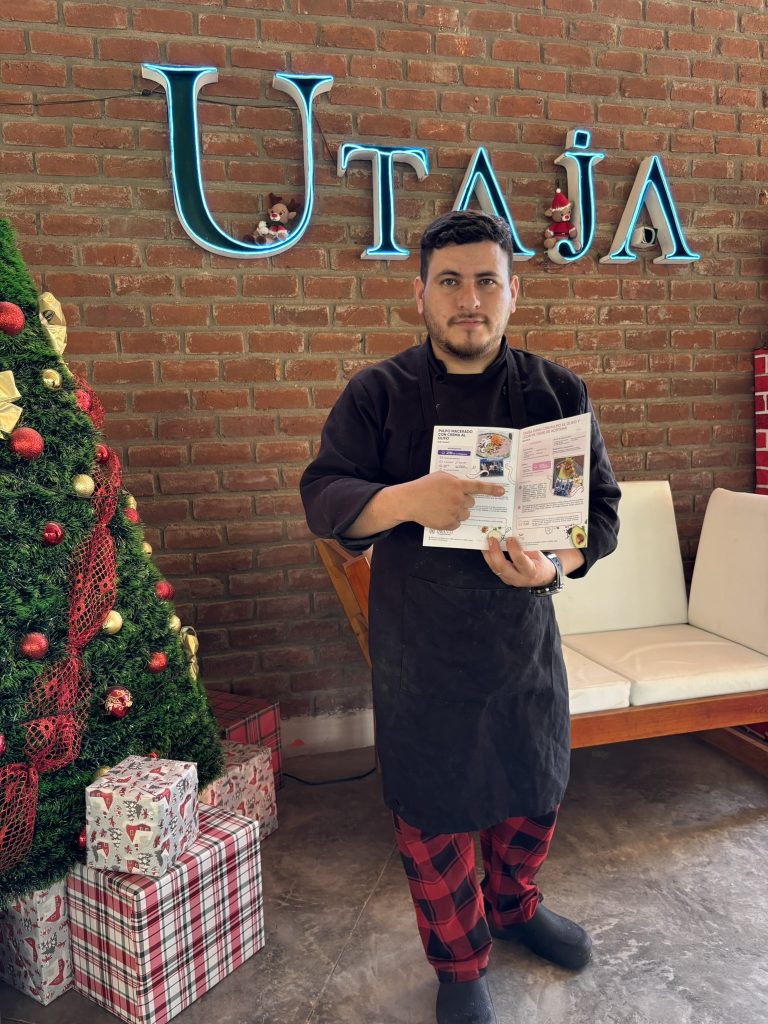 Restaurante UTAJA recibiendo el recetario