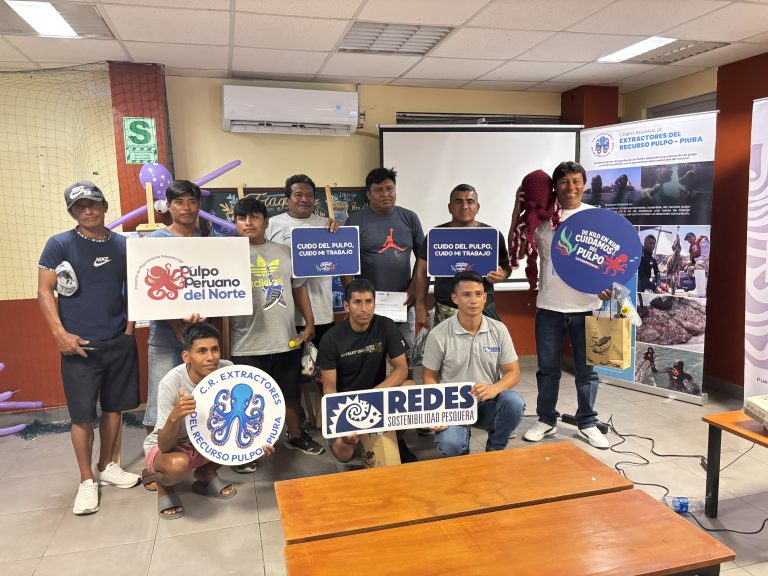 Premiación con participantes de Paita